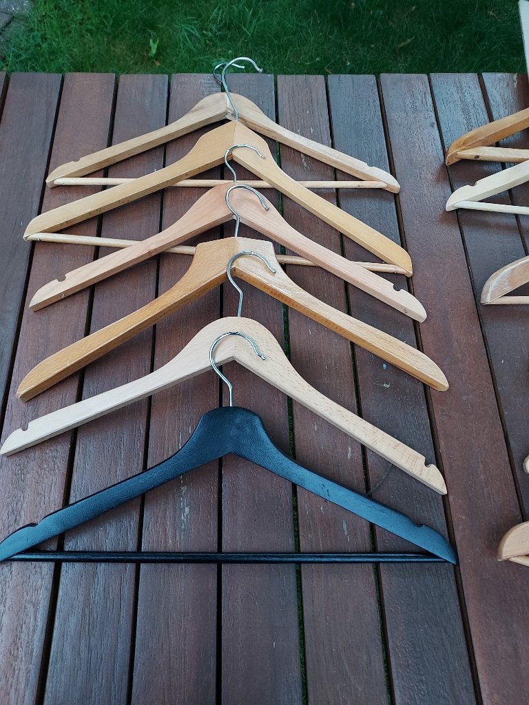 Partij kledinghangers, ongeveer 40 stuks, Ophalen of Verzenden, Gebruikt, Hout