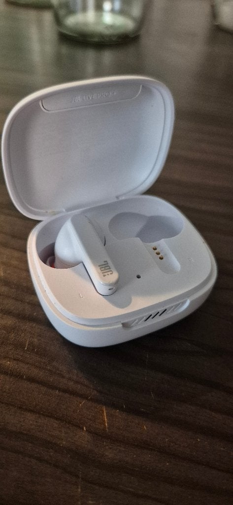 JBL live Pro + (doosje en linker oortje), In-ear, Gebruikt, JBL, Ophalen of Verzenden