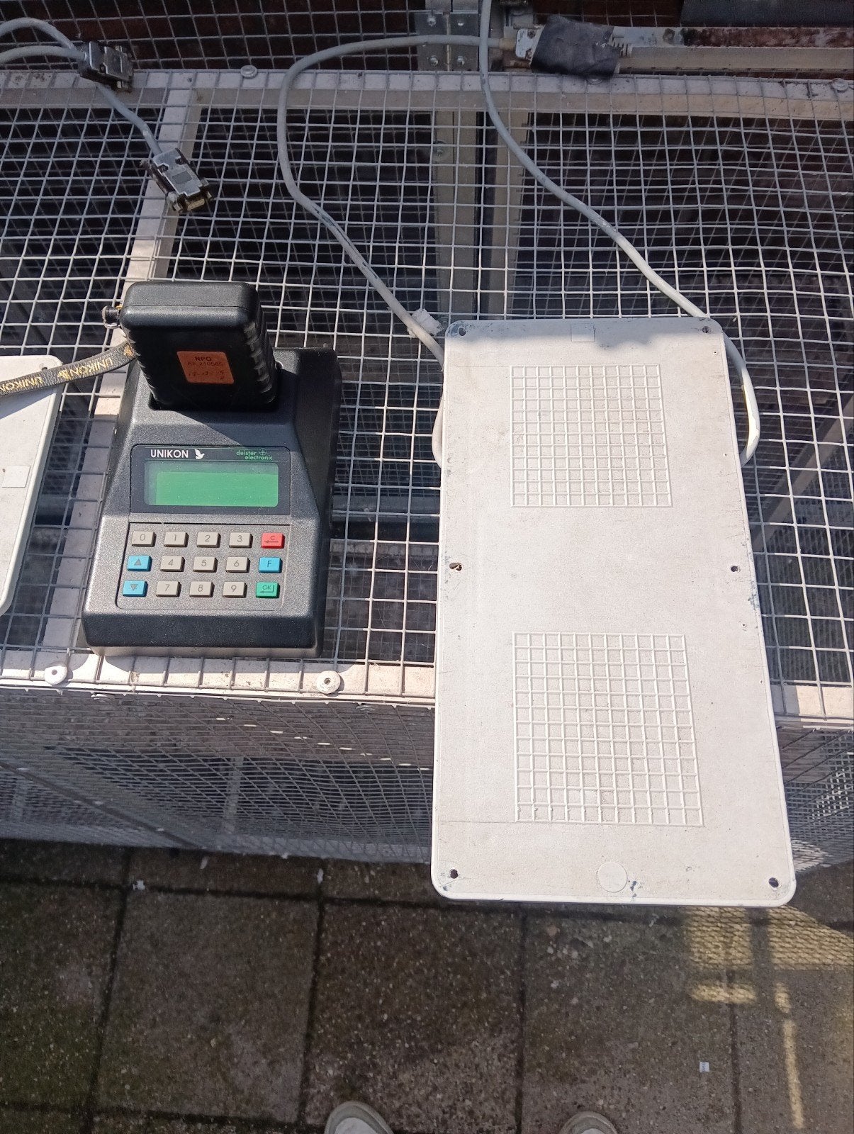 Unikon duiven systeem, Dieren en Toebehoren