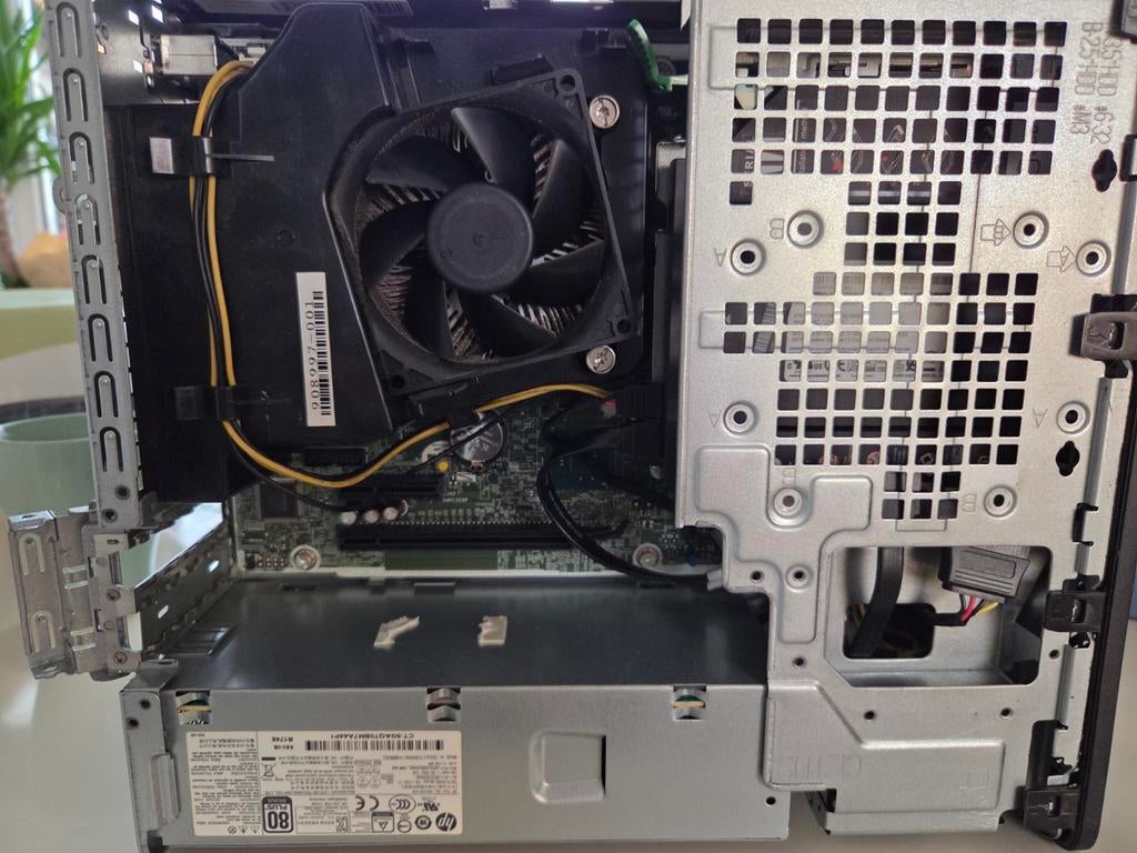 HP ProDesk 400 G4 SFF PC, Ophalen of Verzenden, Zo goed als nieuw, HP, SSD