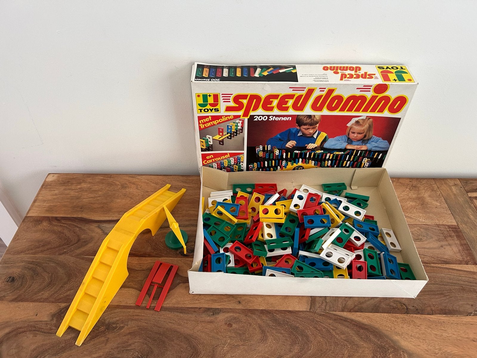 J.J. Toys Speed Domino met trampoline en carrousel, Ophalen of Verzenden, Zo goed als nieuw