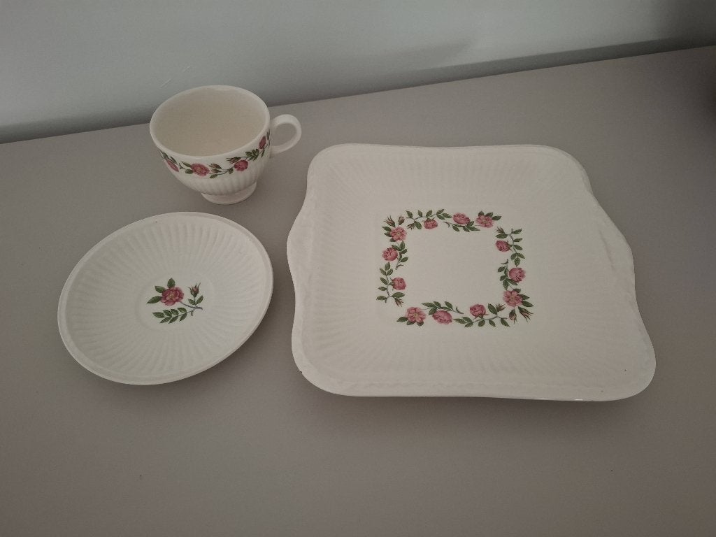 Wedgwood rosalind, Huis en Inrichting, Keuken | Servies, Overige typen, Vintage, Ophalen of Verzenden, Zo goed als nieuw