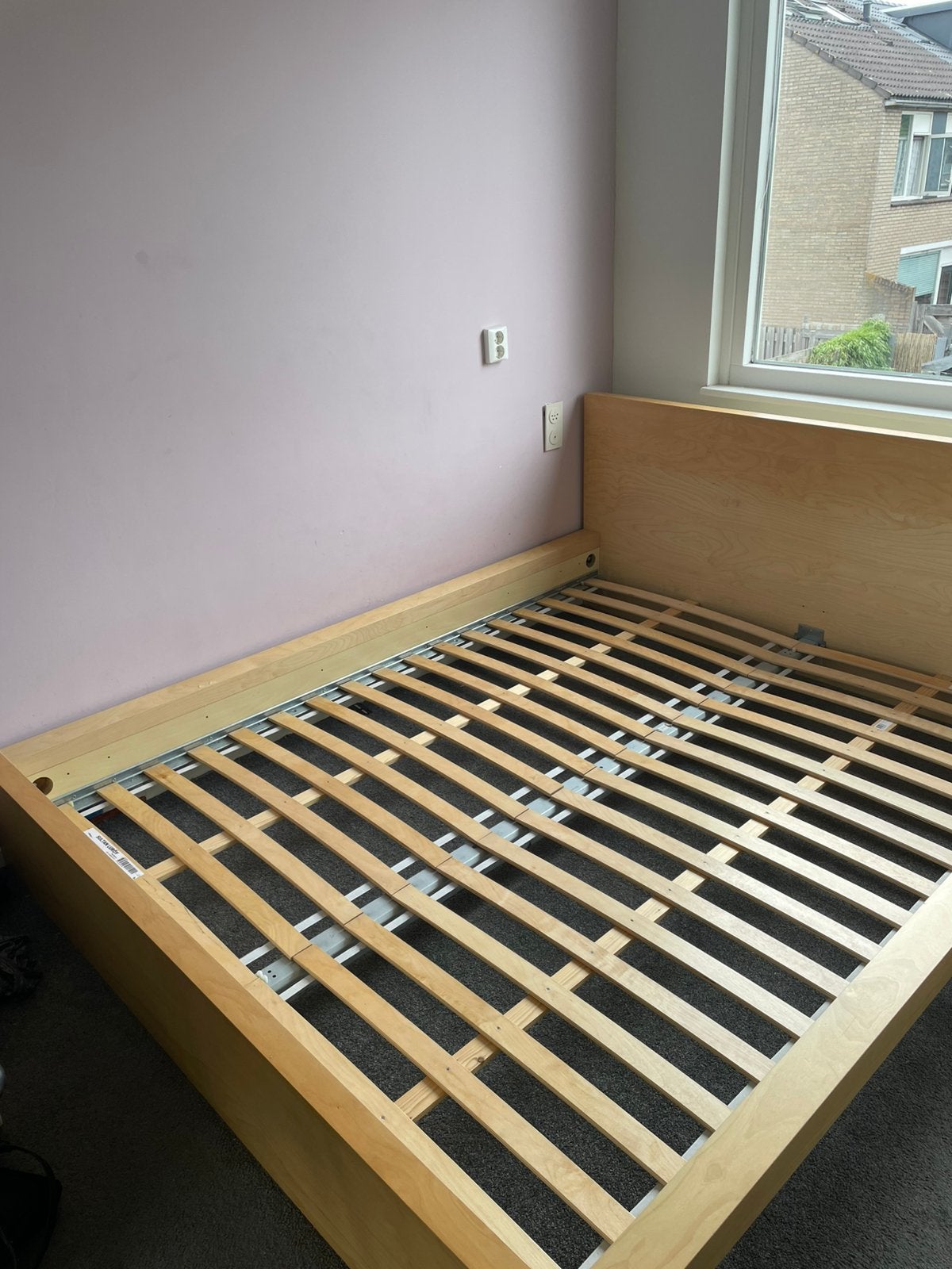 Malm bed 1.60x2.00m en malm nachtkastje, Huis en Inrichting, Slaapkamer | Bedden, Ophalen, Zo goed als nieuw, Tweepersoons, Hout
