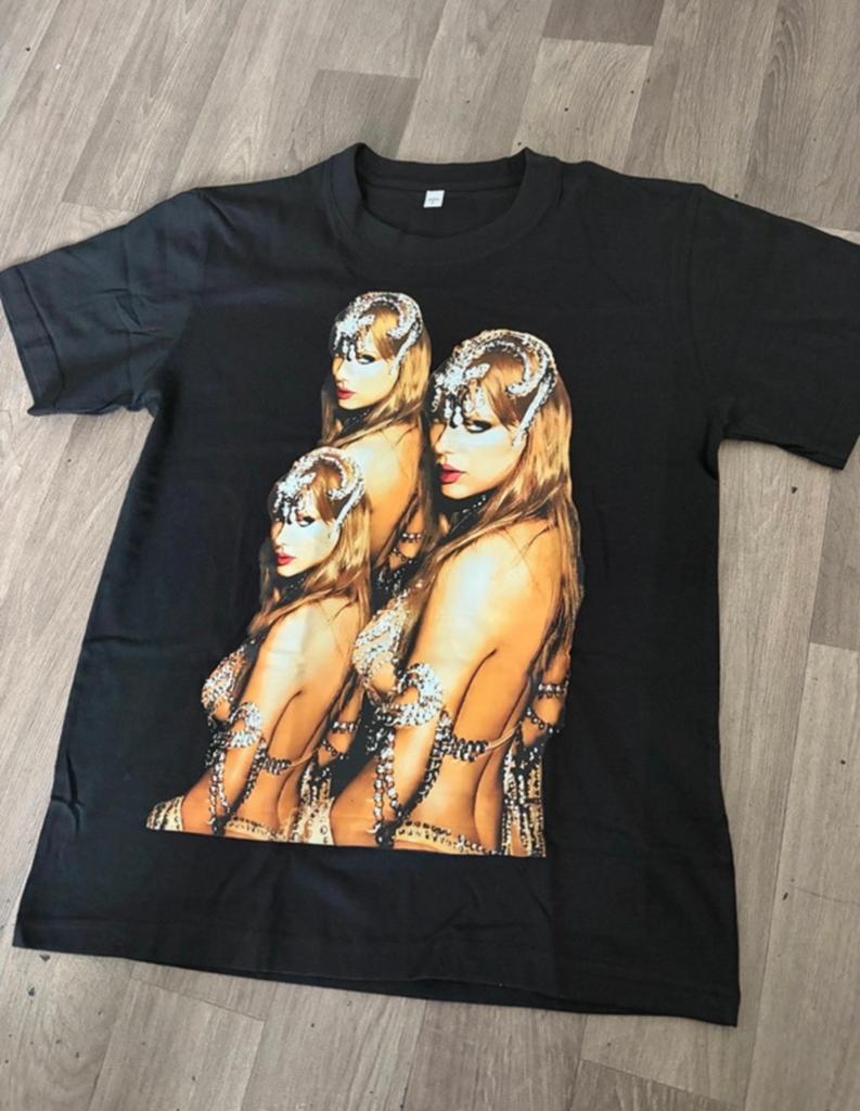 Nieuw Taylor Swift T-shirt Maat S - Perfect voor Swifties!, Kleding | Dames, T-shirts, Nieuw, Maat 36 (S), Zwart, Korte mouw, Verzenden
