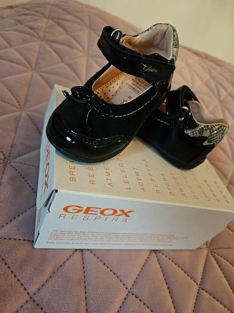 Geox Respira Meisjesschoenen Zwart Maat 20, Kinderen en Baby's, Kinderkleding | Schoenen en Sokken, Zo goed als nieuw, Schoenen
