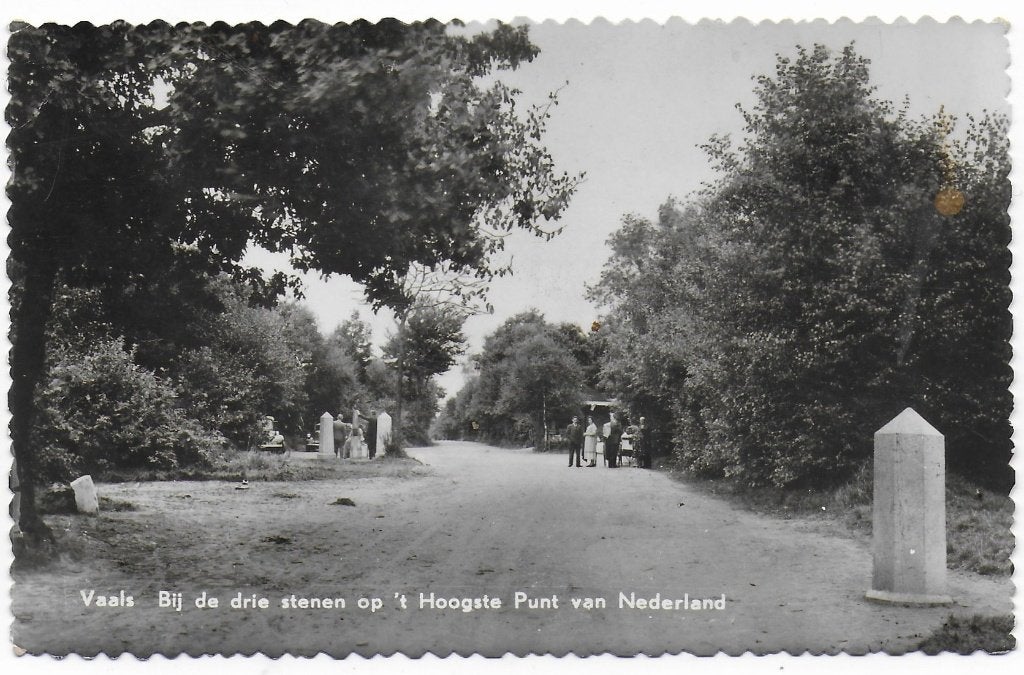 Vaals Bij De Drie Stenen Gelopen Ansichtkaart (B7588, Verzamelen, Ophalen of Verzenden, 1960 tot 1980, Gelopen, Limburg
