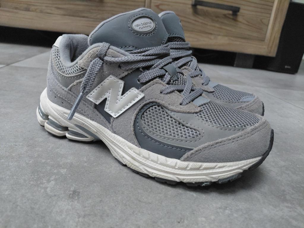 New Balance 2002R sneakers Kids maat 32 -> 3x gedragen, Jongen of Meisje, Schoenen, Ophalen of Verzenden, Zo goed als nieuw