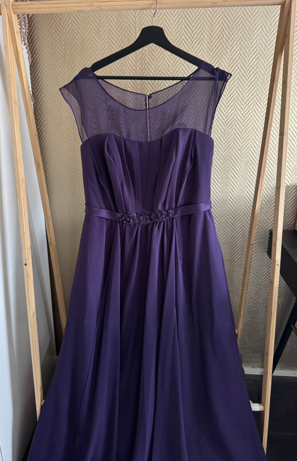 Gala jurk, zo goed als nieuw!, Kleding | Dames, Gelegenheidskleding, Galajurk, Paars, Maat 42/44 (L), Ophalen of Verzenden