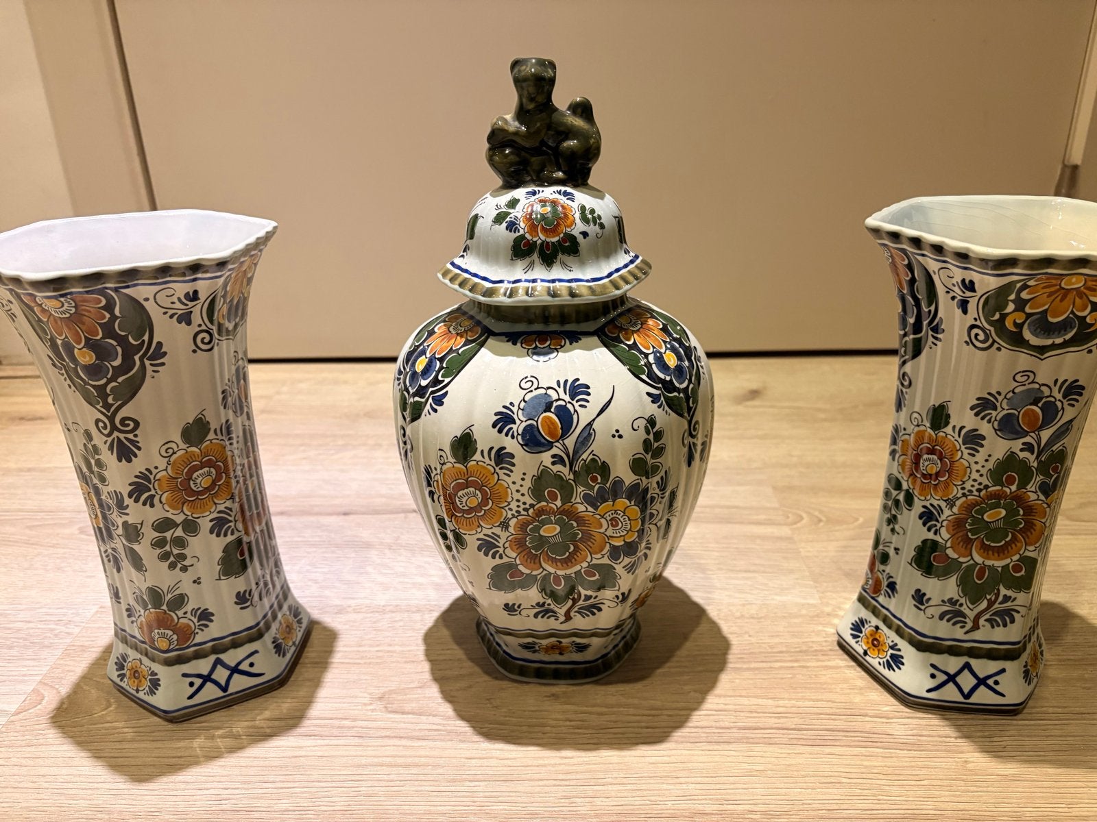 Set van 3 Delfts Polychroom Holland Handwerk vazen, Ophalen