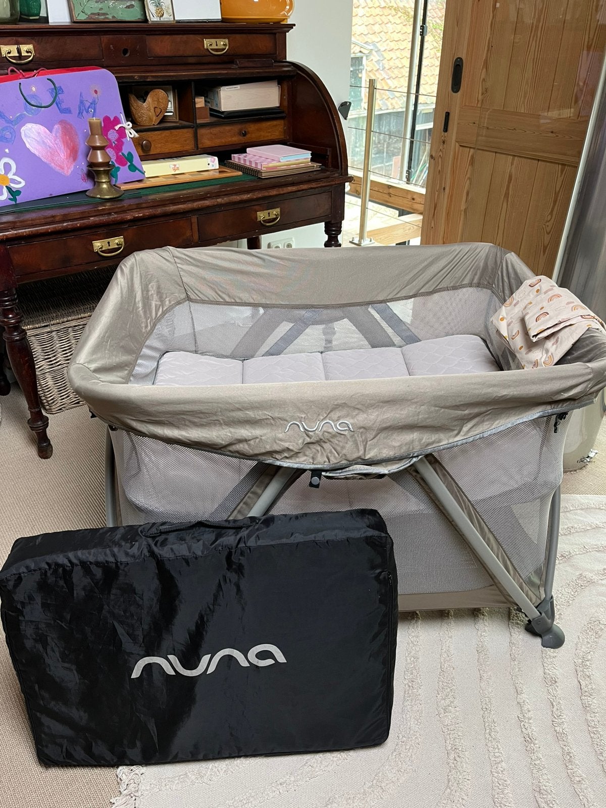 Nuna sena aire camping bedje, Ophalen, Zo goed als nieuw, Reisbedje