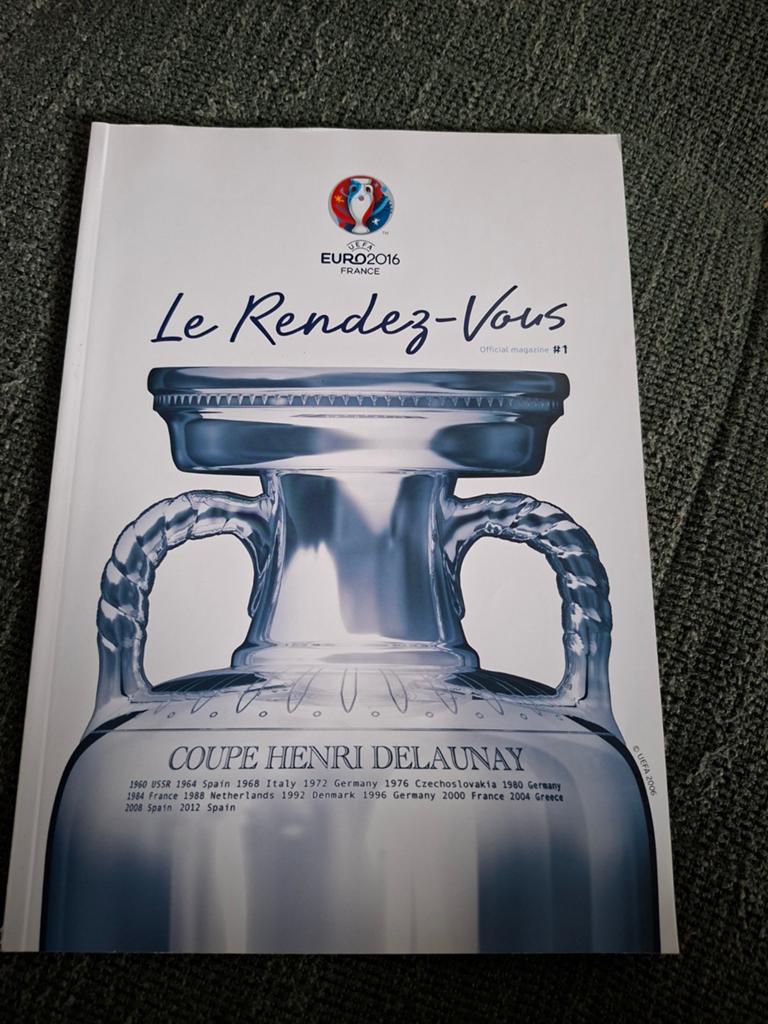 EK Voetbal 2016 Officiele Programma Magazine, Verzamelen, Ophalen of Verzenden, Zo goed als nieuw, Buitenlandse clubs, Boek of Tijdschrift