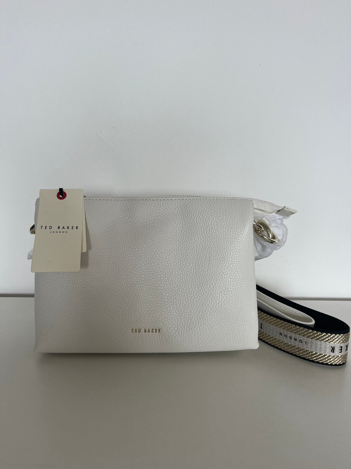 Nieuwe witte Ted Baker schouder/handtas met prijskaartje, Ophalen of Verzenden, Nieuw, Wit, Overige merken