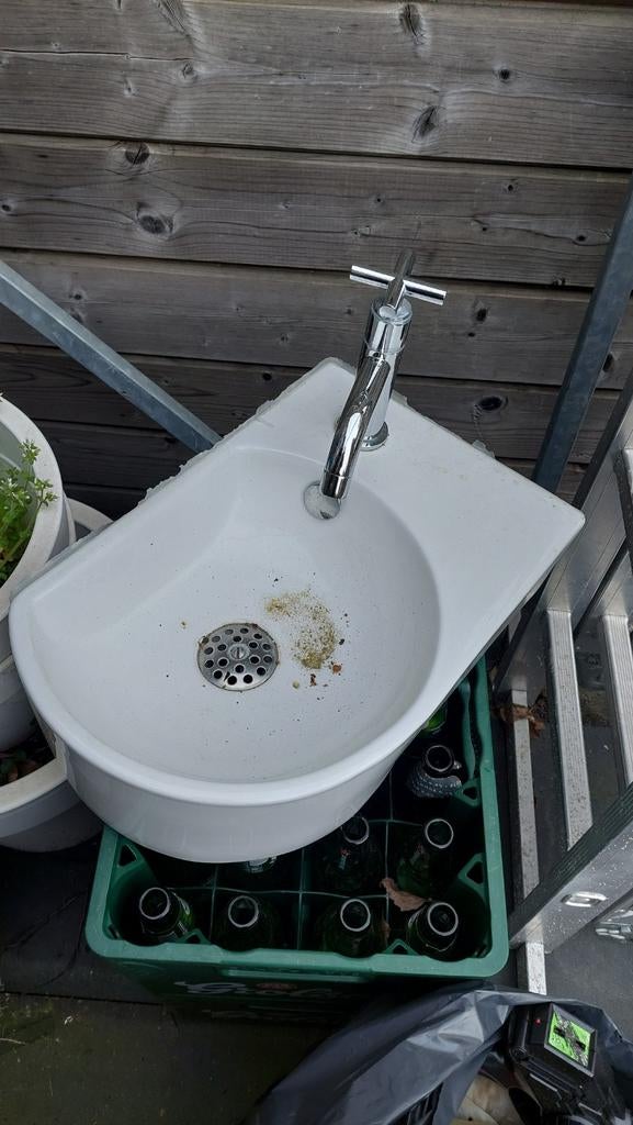 Hoek toilet wastafel, Ophalen, Toilet
