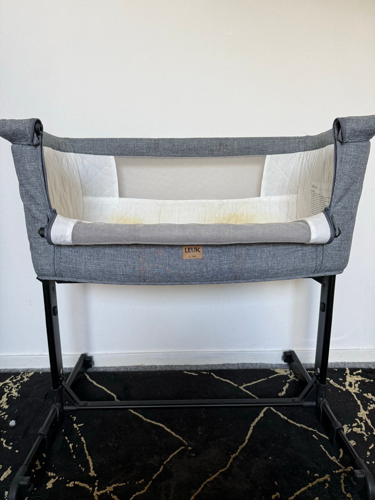LEUK Baby Co-Sleeper/Wieg - Grijs, Kinderen en Baby's, Ophalen, Gebruikt, Wieg
