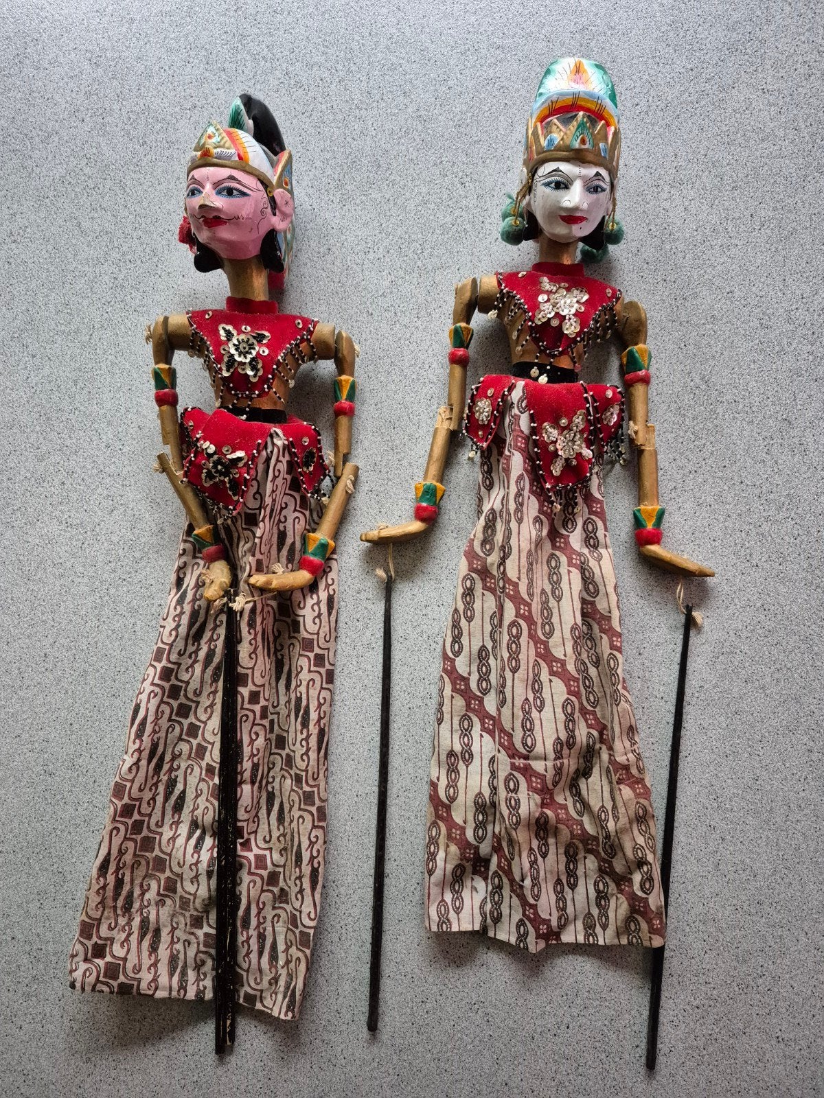 2 prachtige vintage Indische / Indonesische wajang poppen, 70 cm, Ophalen of Verzenden, Indonesië, Meerkleurig