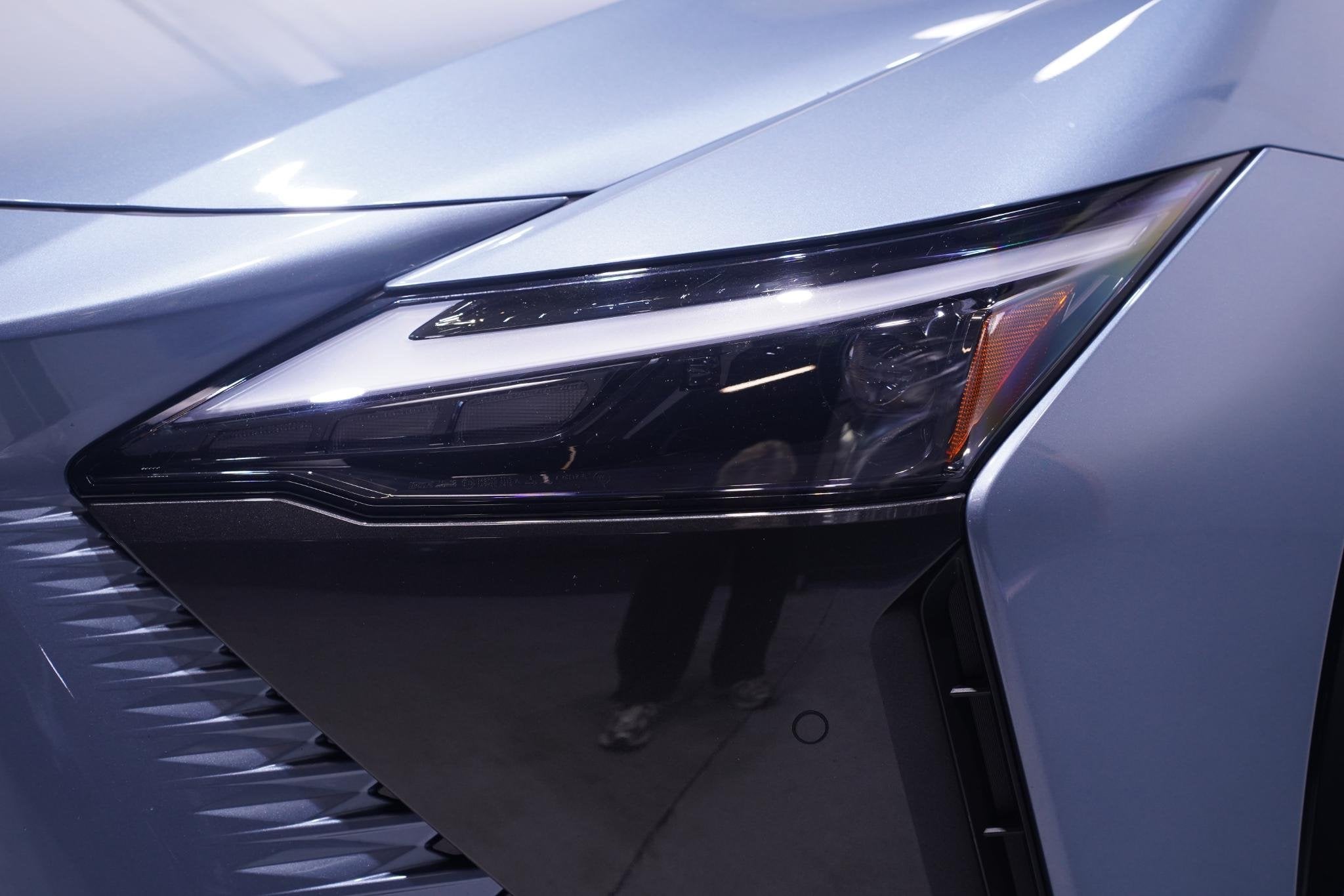 Lexus RZ 300e President Line 71 kWh 99% SOH NAP 1e Eig. Head, Auto's, Gebruikt, 750 kg, 71 kWh, Blauw