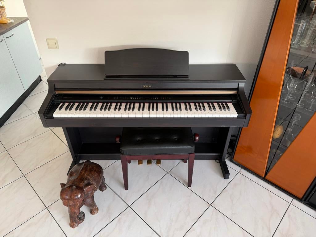 Roland HP103e Digitale Piano - Uitstekende Staat, Ophalen, Zwart, Digitaal, Zo goed als nieuw