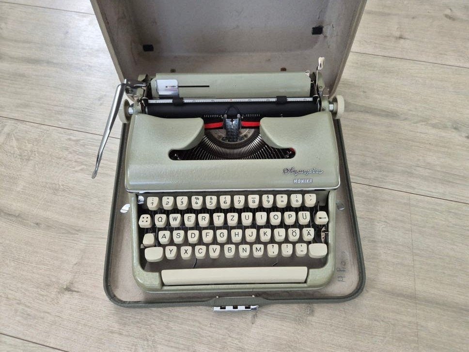 Olympia typemachine jaren '50 Duits, Diversen, Typemachines, Ophalen, Gebruikt