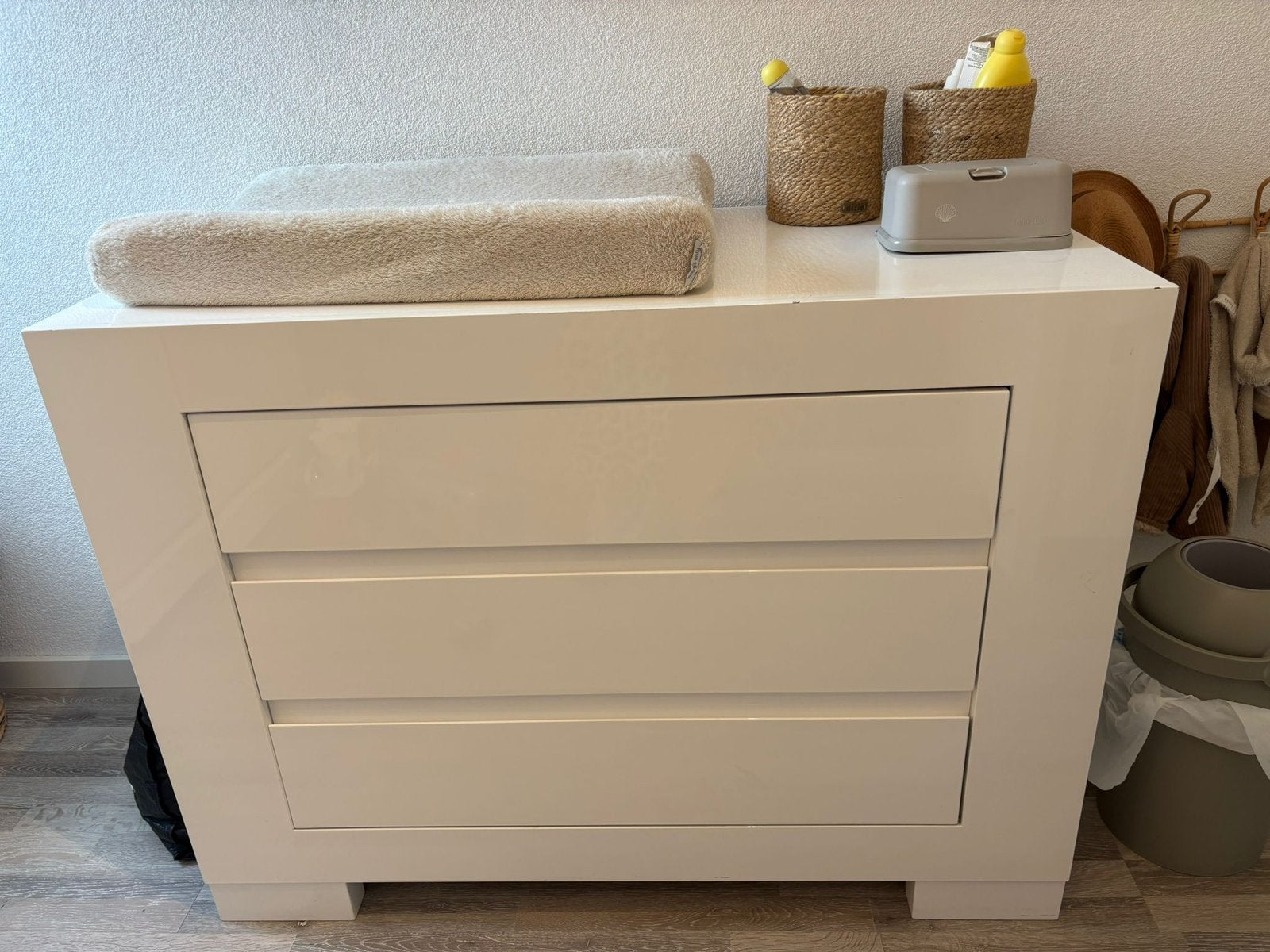 Interbaby Atlanta babykamer (ledikantje, comode en kast), Ophalen, 50 tot 70 cm, 105 cm of meer, Voetruimte