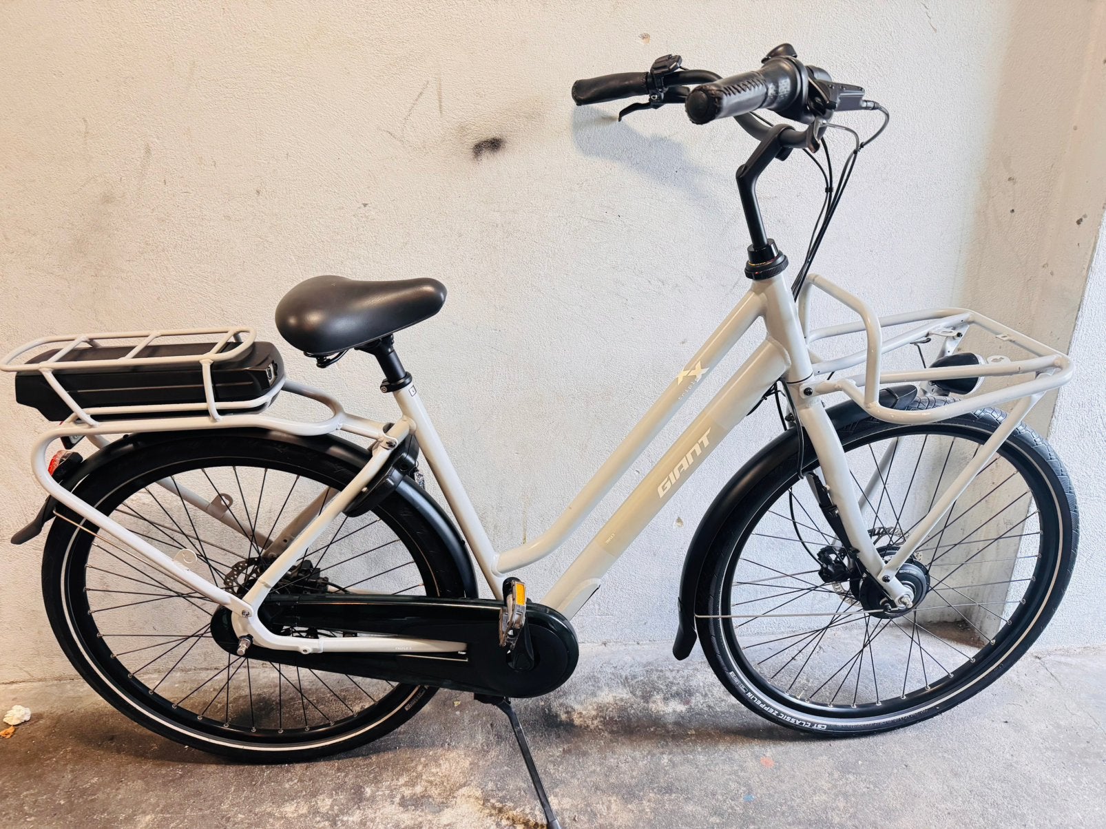 Netje Giant triple x  Elektrische Dames fiets, Versnellingen, Zo goed als nieuw, 50 tot 53 cm, Giant