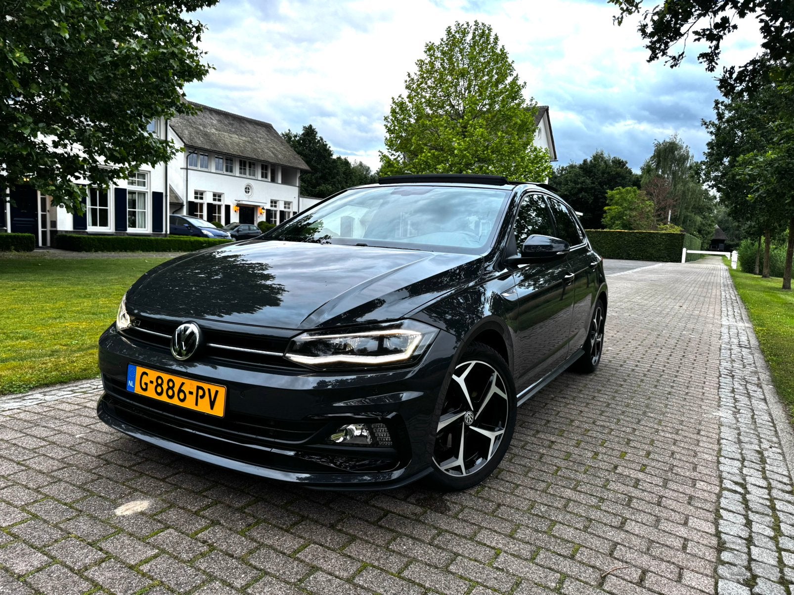 Volkswagen Polo 1.0 TSI 2019 Grijs Apple Care Play - Pano, Auto's, 49 €/maand, 115 pk, Particulier, 3 cilinders