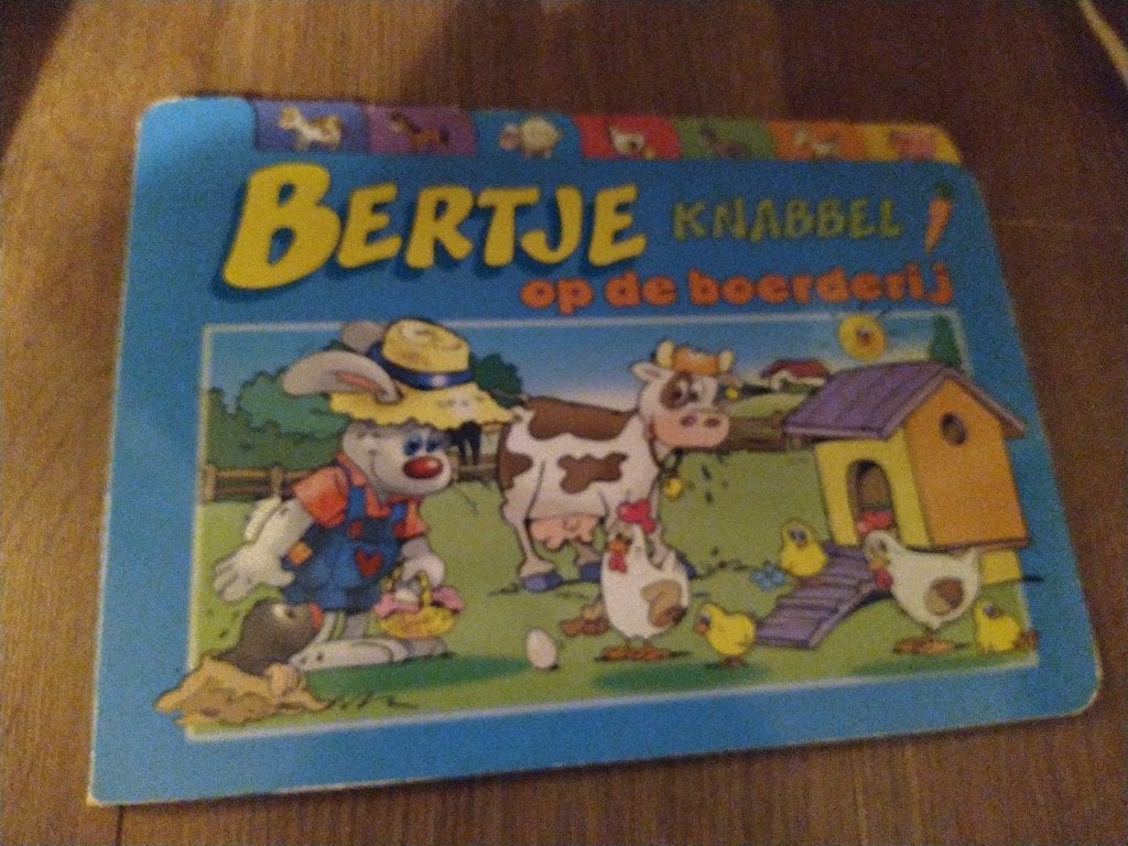 Boek Bertje Knabbel op de boerderij, Ophalen of Verzenden, Gelezen, Fictie algemeen