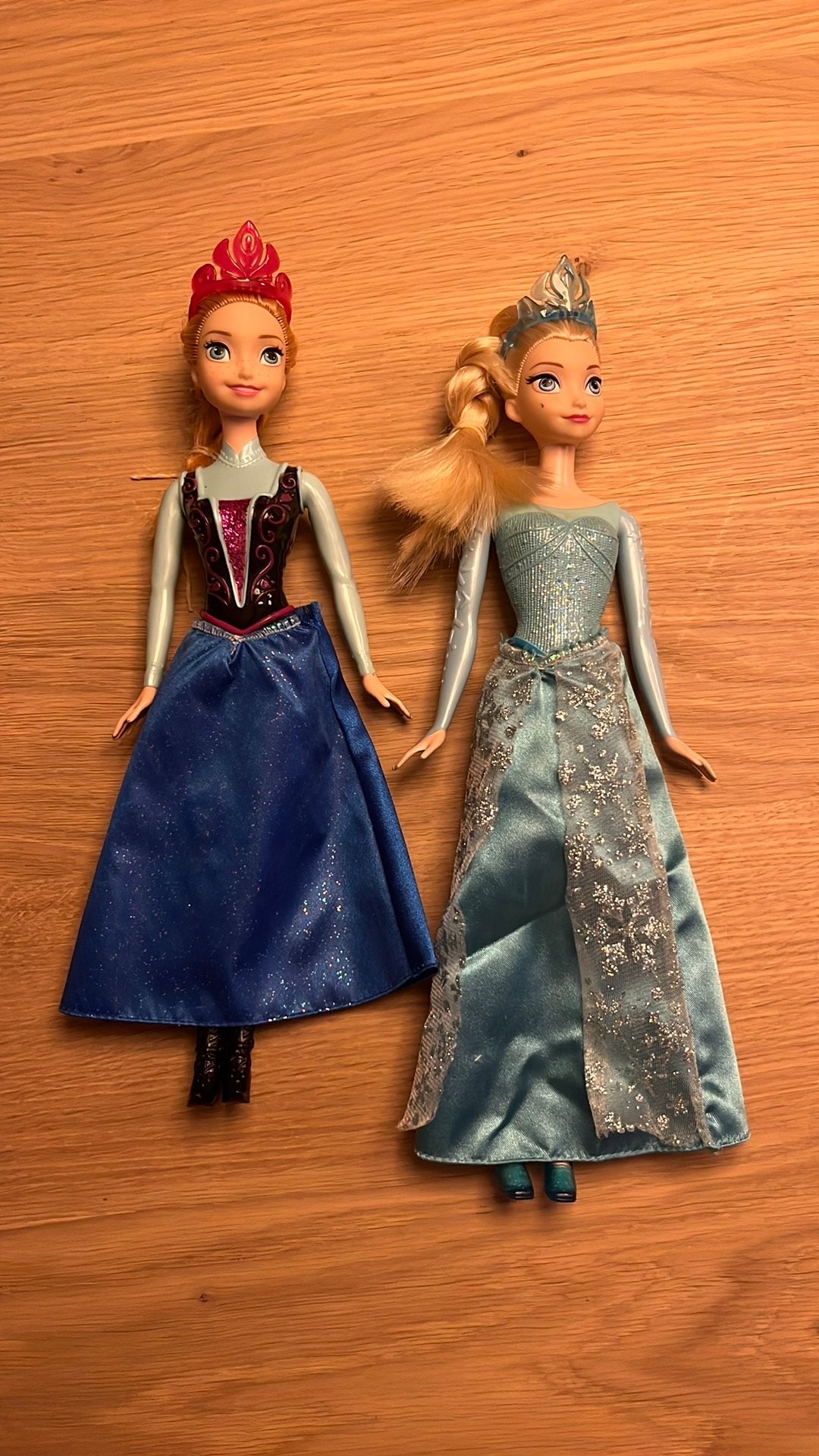 Barbie Anna en Elsa van Frozen, Ophalen of Verzenden, Zo goed als nieuw, Barbie