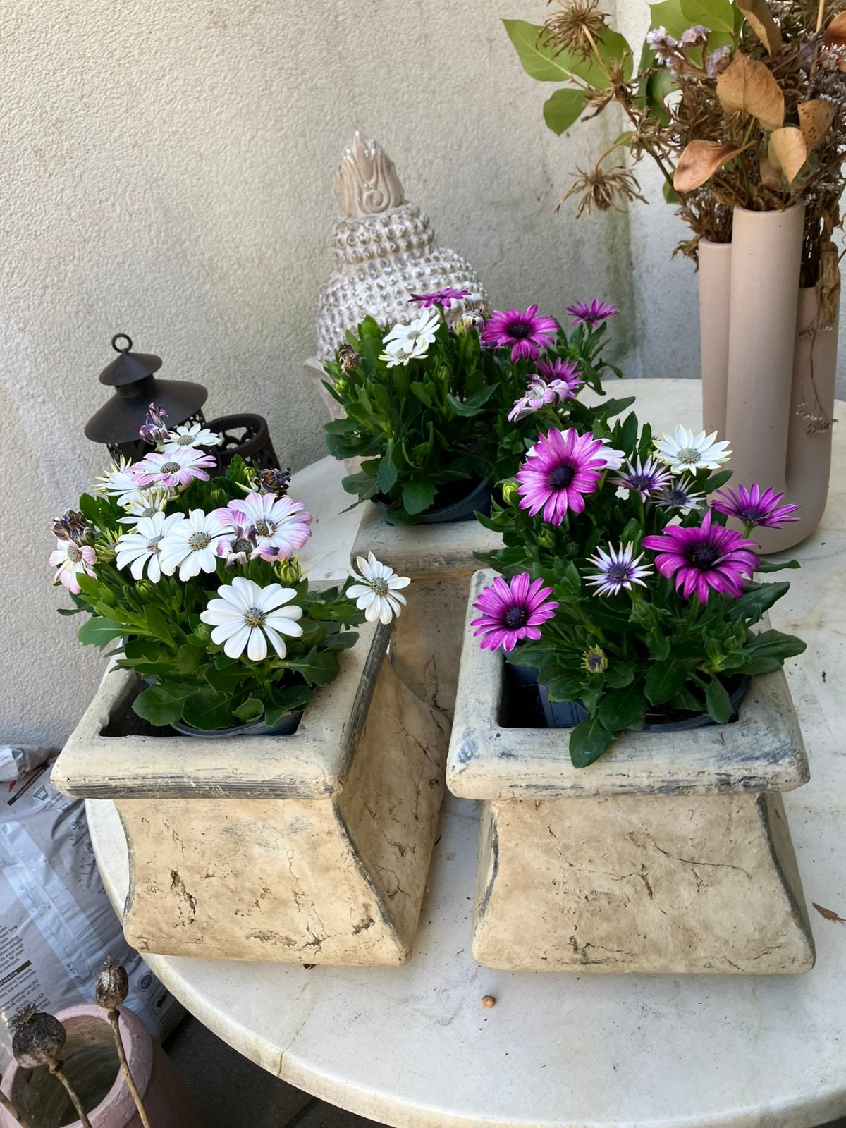 Drie stenen bloempotten., Tuin en Terras, Bloembakken en Plantenbakken, Ophalen, Steen, Minder dan 30 cm, Vierkant