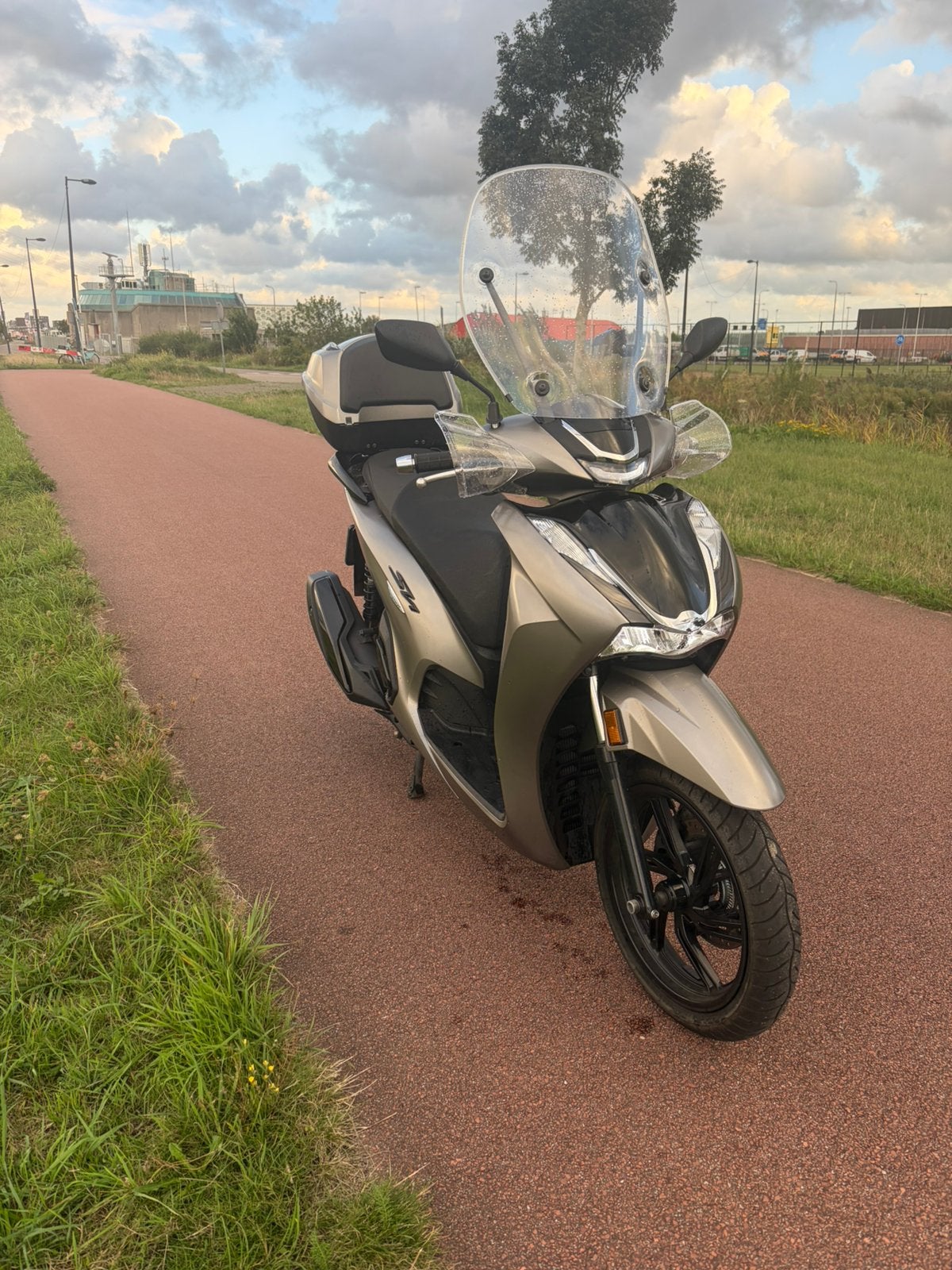 Foto 5 van Honda sh 350i 2023