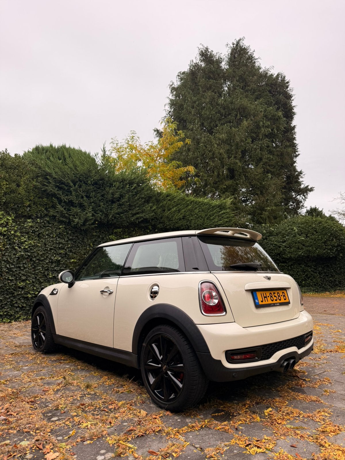 Mini Cooper S | koopje met iets werk, Auto's, Zwart, 4 cilinders, 4 stoelen, Leder en Stof