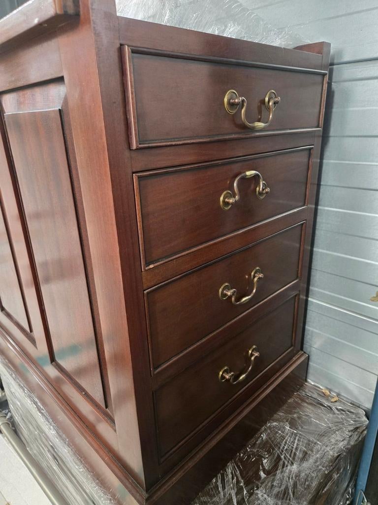 Chesterfield bureau met 2 bijpassende bureaustoelen, Huis en Inrichting, Bureaus, Ophalen of Verzenden