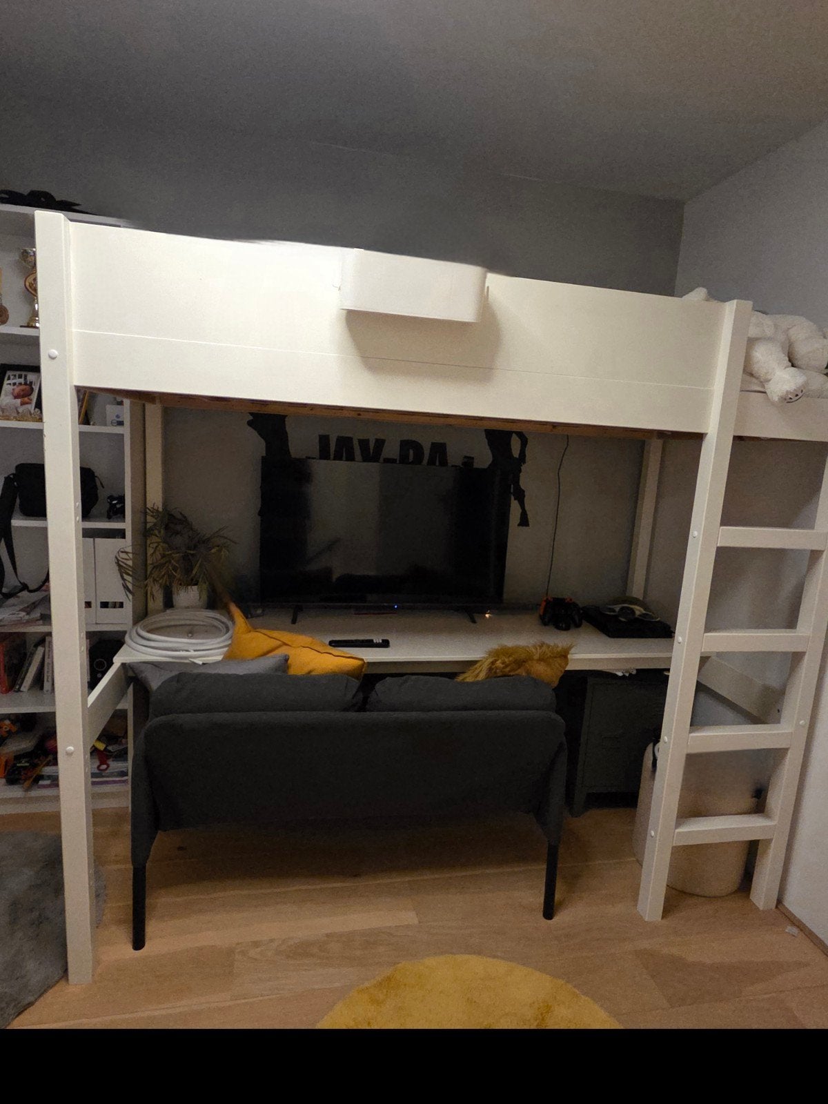 Witte Hoogslaper met Bureau en Zithoek, Gebruikt, Eenpersoons, Ophalen of Verzenden, 200 cm