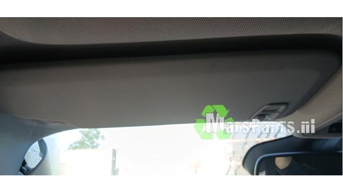 Zonneklep van een Opel Astra