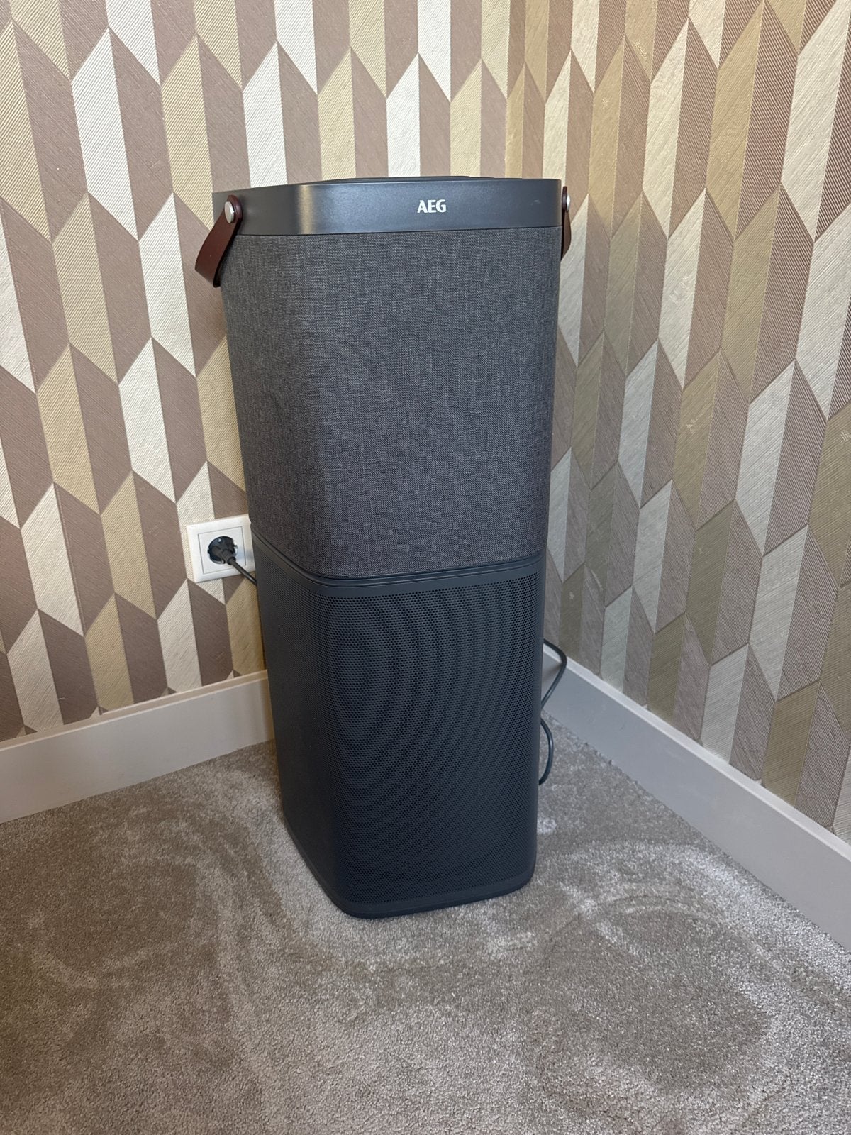 AEG Luchtreiniger air purifier  AEG AX91 Donkergrijs- ZGAN, Witgoed en Apparatuur, Ophalen of Verzenden, Zo goed als nieuw, Luchtreiniger
