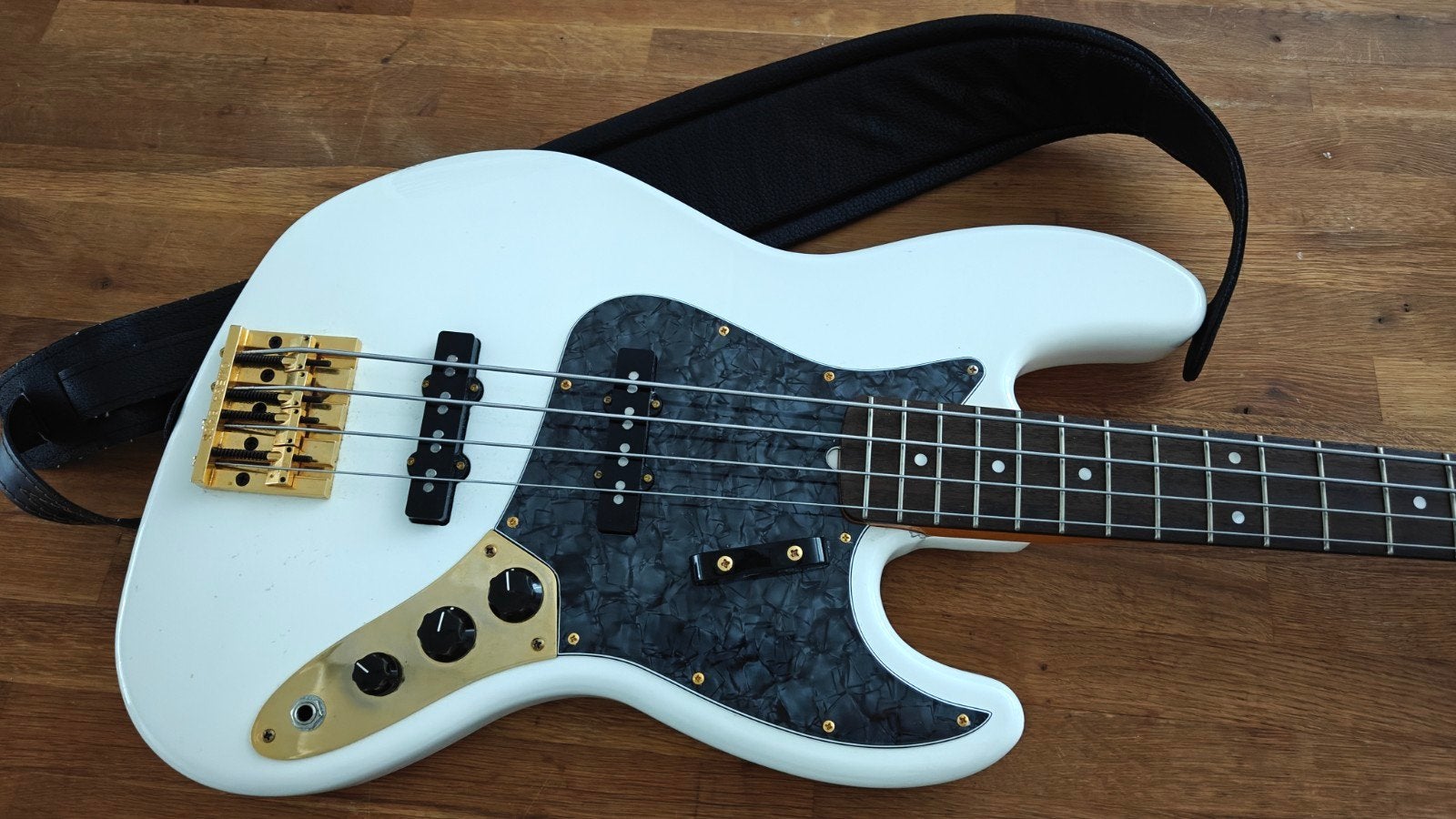 Custom Squier jazz bass, Ophalen of Verzenden, Zo goed als nieuw, Elektrisch