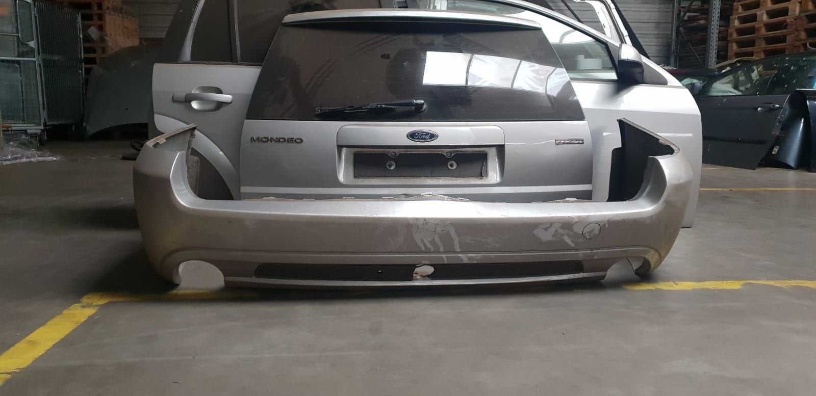 FORD MONDEO STATION ACHTERKLEP +SPOILER BJ 2001 TOT 2006, Auto-onderdelen, Gebruikt, -, Ophalen of Verzenden, Achter