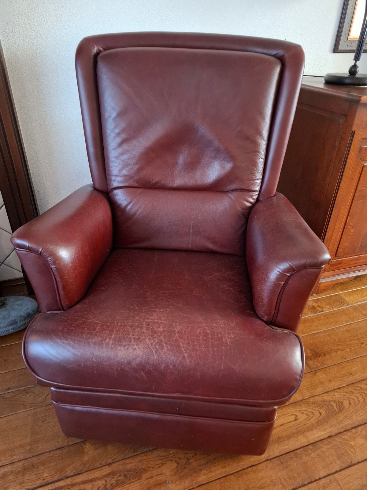 2 leren relaxfauteuils met elektrische bediening, Ophalen, Gebruikt, Bordeaux roodachtig, Minder dan 75 cm