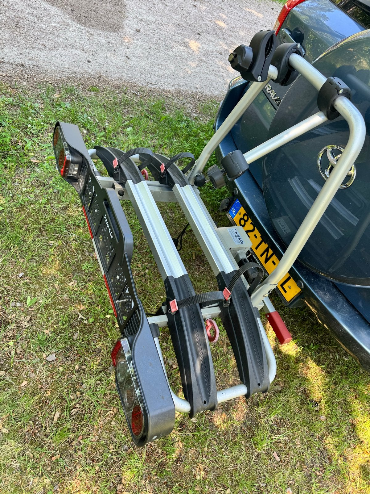 Travel & Co Fietsendrager voor E-bike, 13/7-polig, kantelbaa, Auto diversen, Ophalen, Zo goed als nieuw, 2 fietsen, Trekhaakdrager