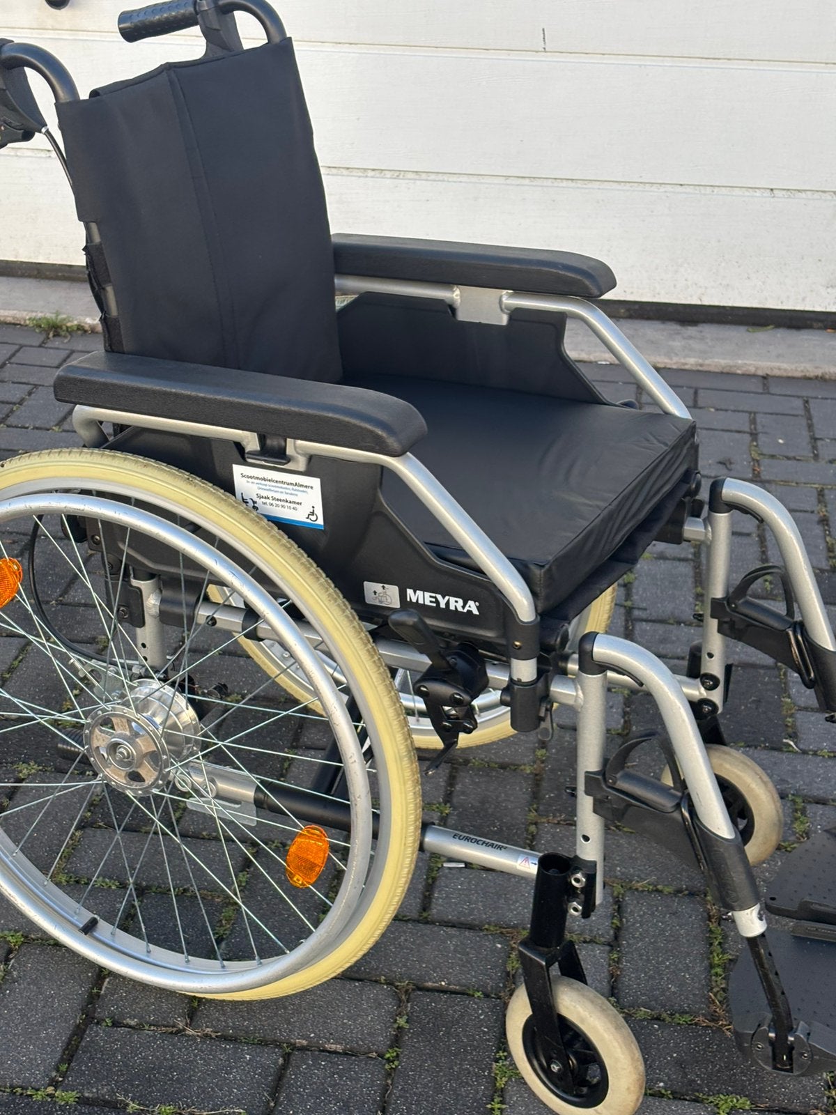 Smalle inklapbare Meyra rolstoel zeer degelijk model, Meer info ☎️0️⃣6️⃣➖2️⃣0️⃣9️⃣0️⃣1️⃣0️⃣4️⃣0️⃣, Zo goed als nieuw, Nederland