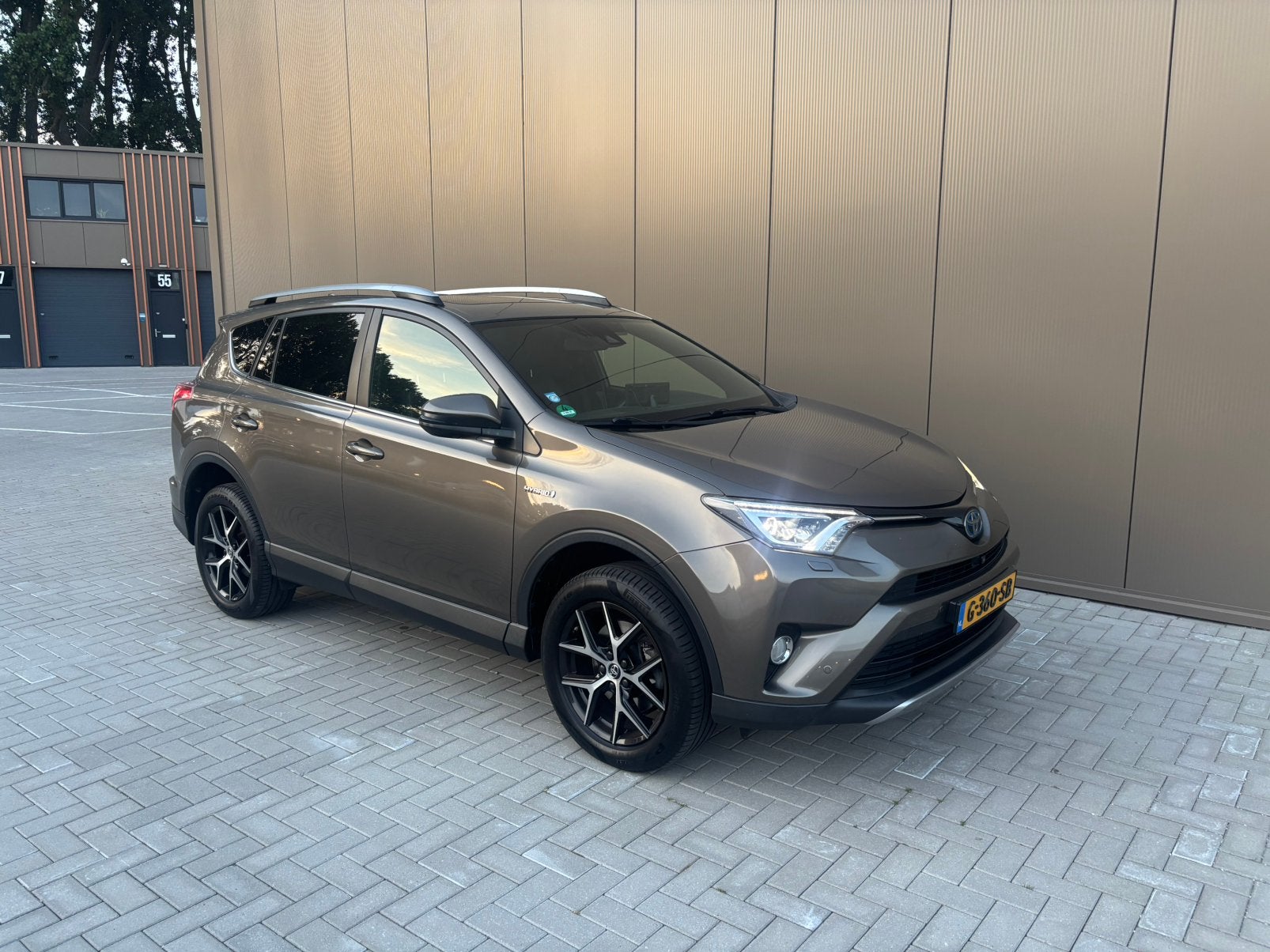 Toyota Rav4 Hybrid 2WD | Schuifdak | JBL | 360 Cam | APK +GB, Auto's, Toyota, Euro 6, Bruin, Bruin, Rav4