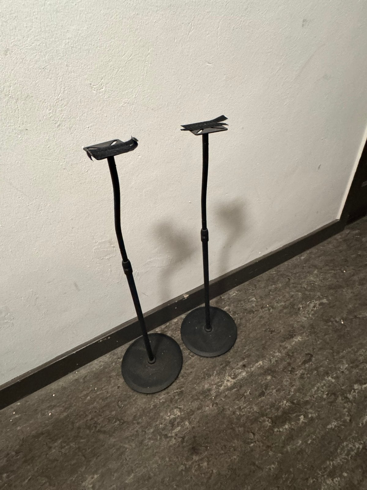 2 luidspeakers standaards, Ophalen of Verzenden, Minder dan 60 watt, Overige typen, Overige merken