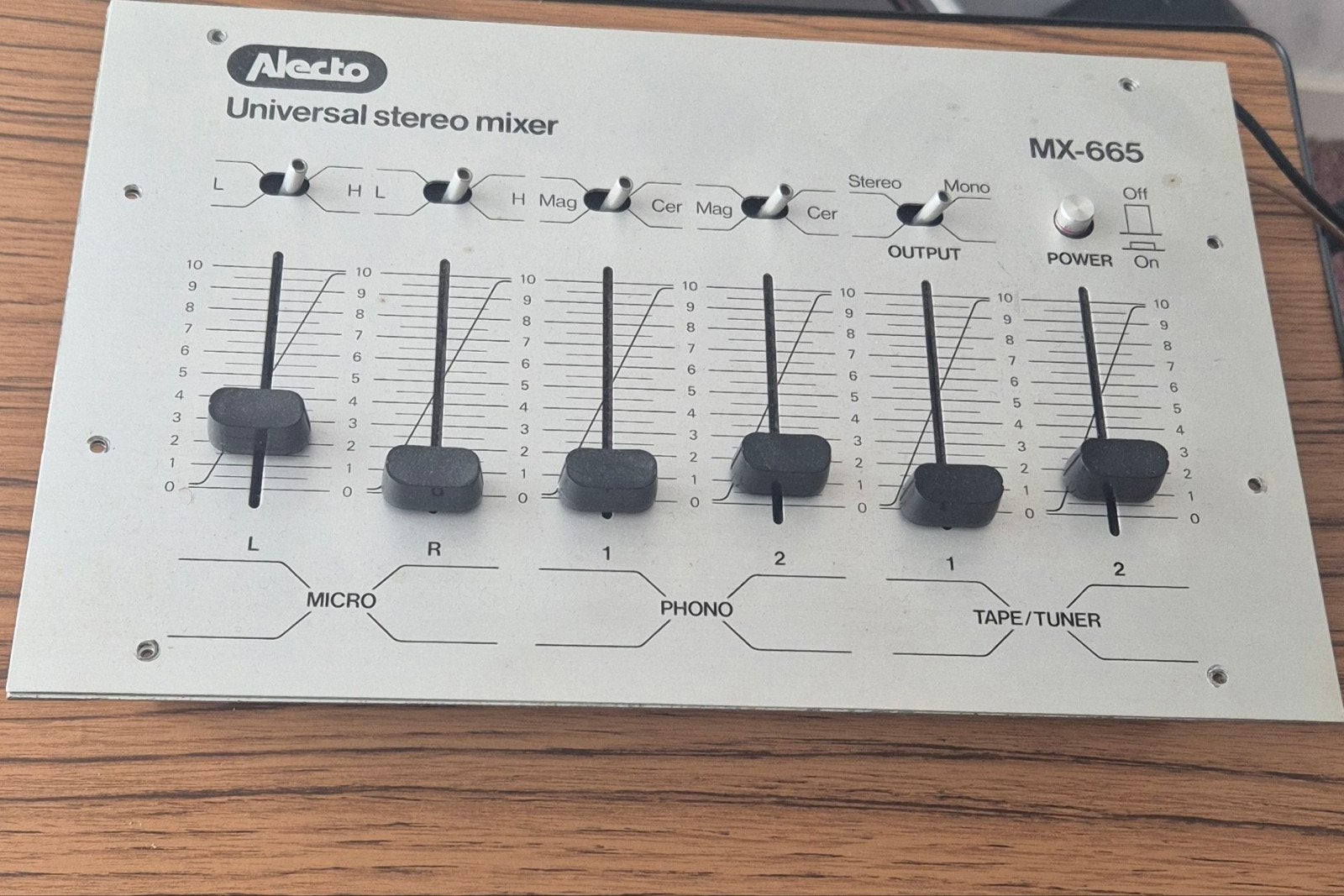 Alecto MX-665 Universele Stereomixer, Ophalen of Verzenden, Gebruikt, Minder dan 5 kanalen, Microfooningang