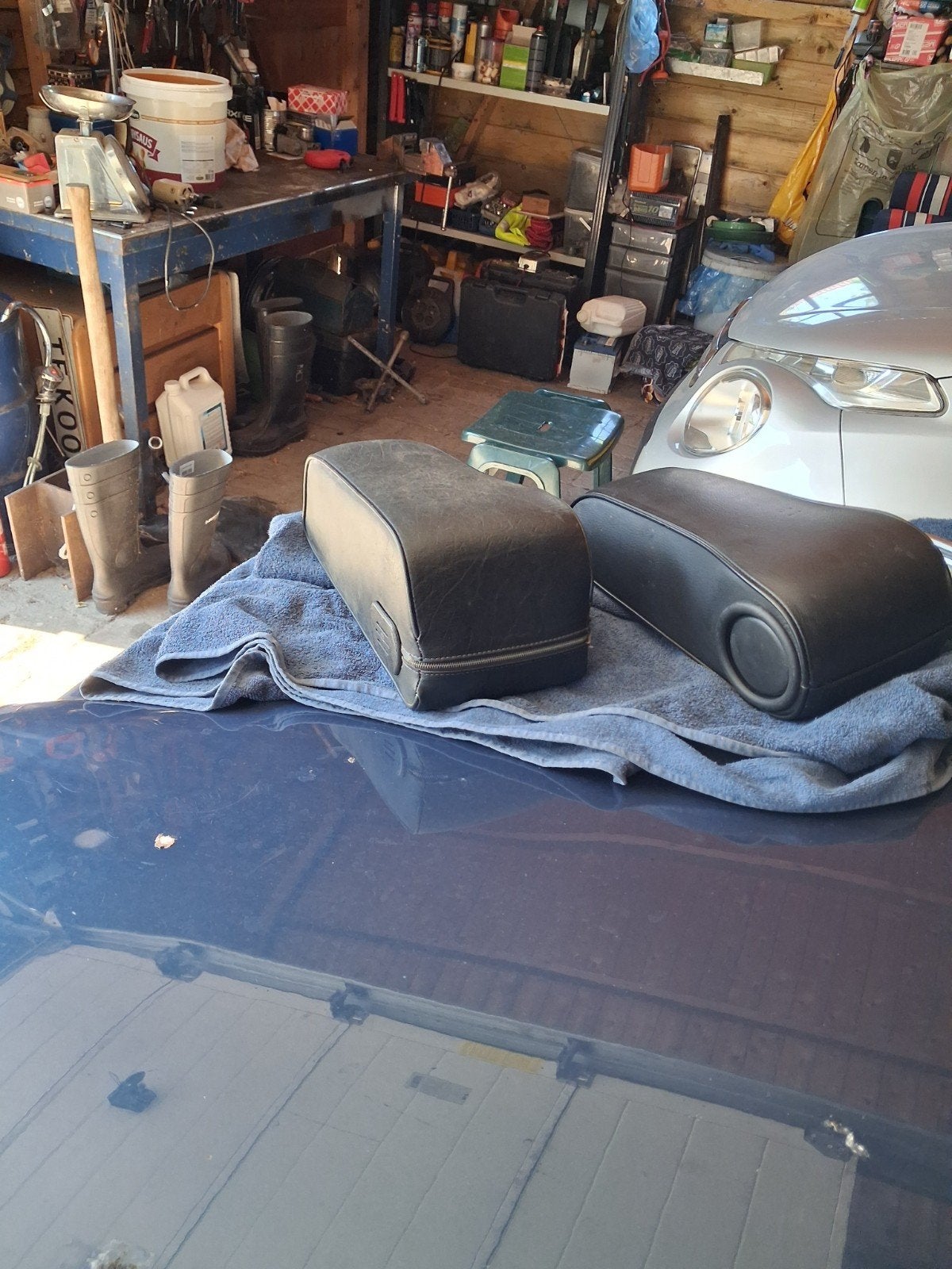 2x armsteun Mercedes w123, Ophalen of Verzenden