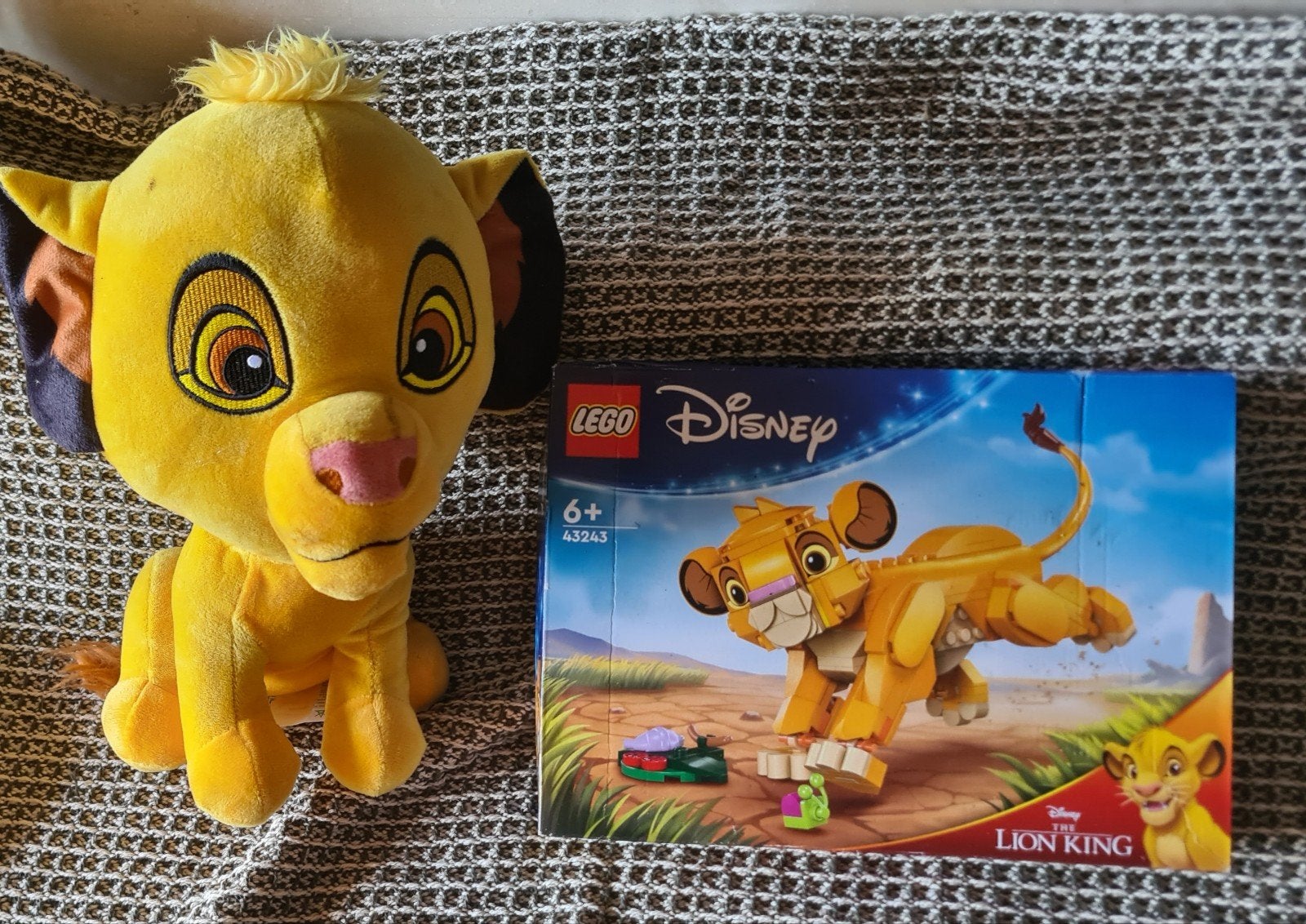 LEGO Disney De Leeuwenkoning Simba 43243 + knuffel, Ophalen of Verzenden, Zo goed als nieuw, Overige merken