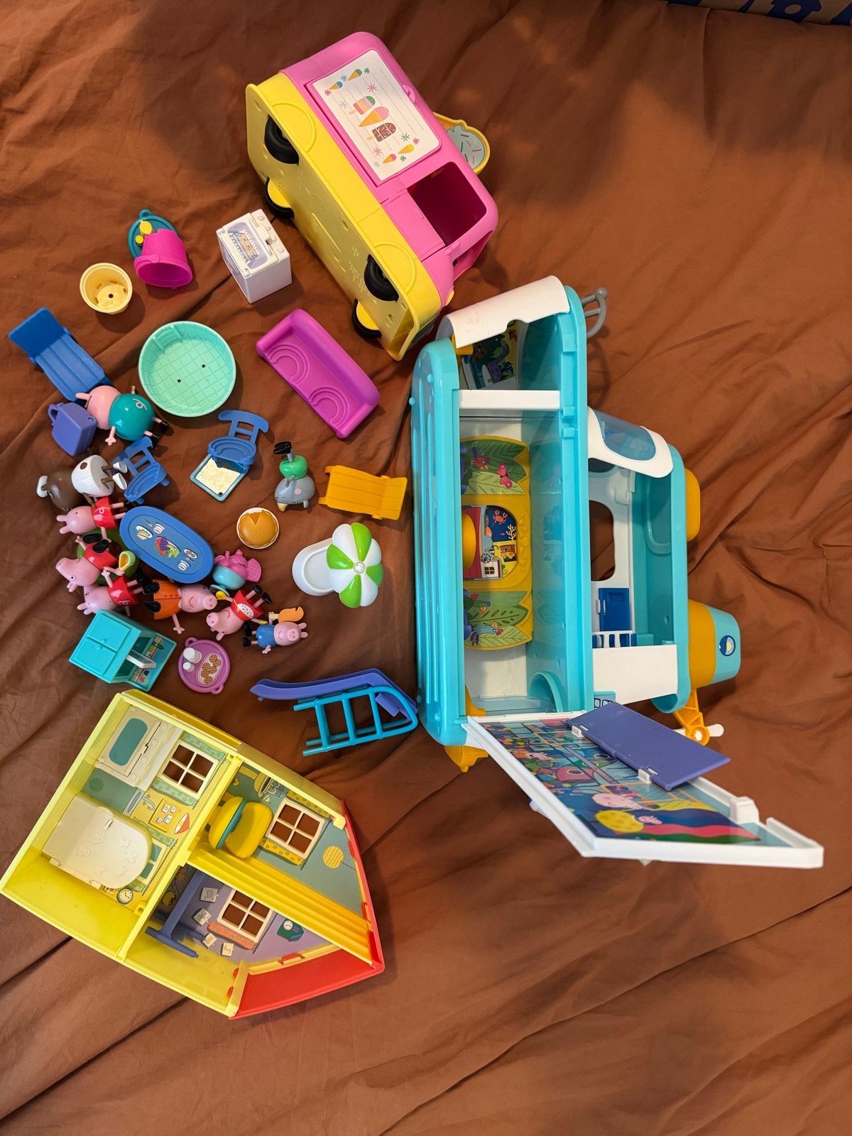 Peppa Pig speelgoedset: huis, camper en ijscowagen, Ophalen of Verzenden, Gebruikt, Jongen of Meisje