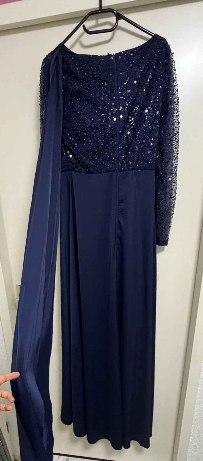 Elegante donkerblauwe galajurk met pailletten, Maat 38/40 (M), Galajurk, Zo goed als nieuw, Verzenden