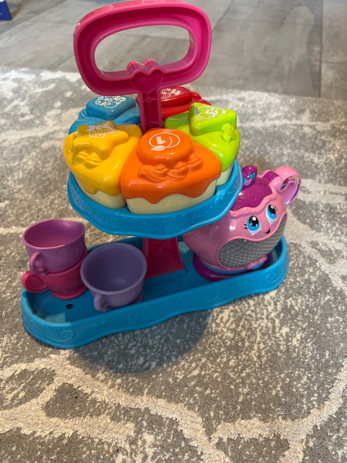 VTech Theeparty Serviesje met Cupcakes, Kinderen en Baby's, Speelgoed | Overig, Gebruikt, Meisje, Ophalen