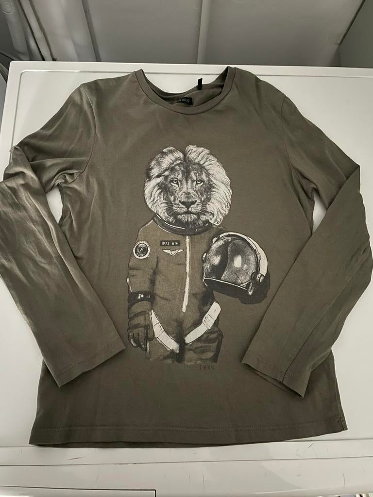 IKKS longsleeve khaki groen Maat 128 Nieuw nooit gedragen, Ophalen of Verzenden, Nieuw, Jongen, Shirt of Longsleeve