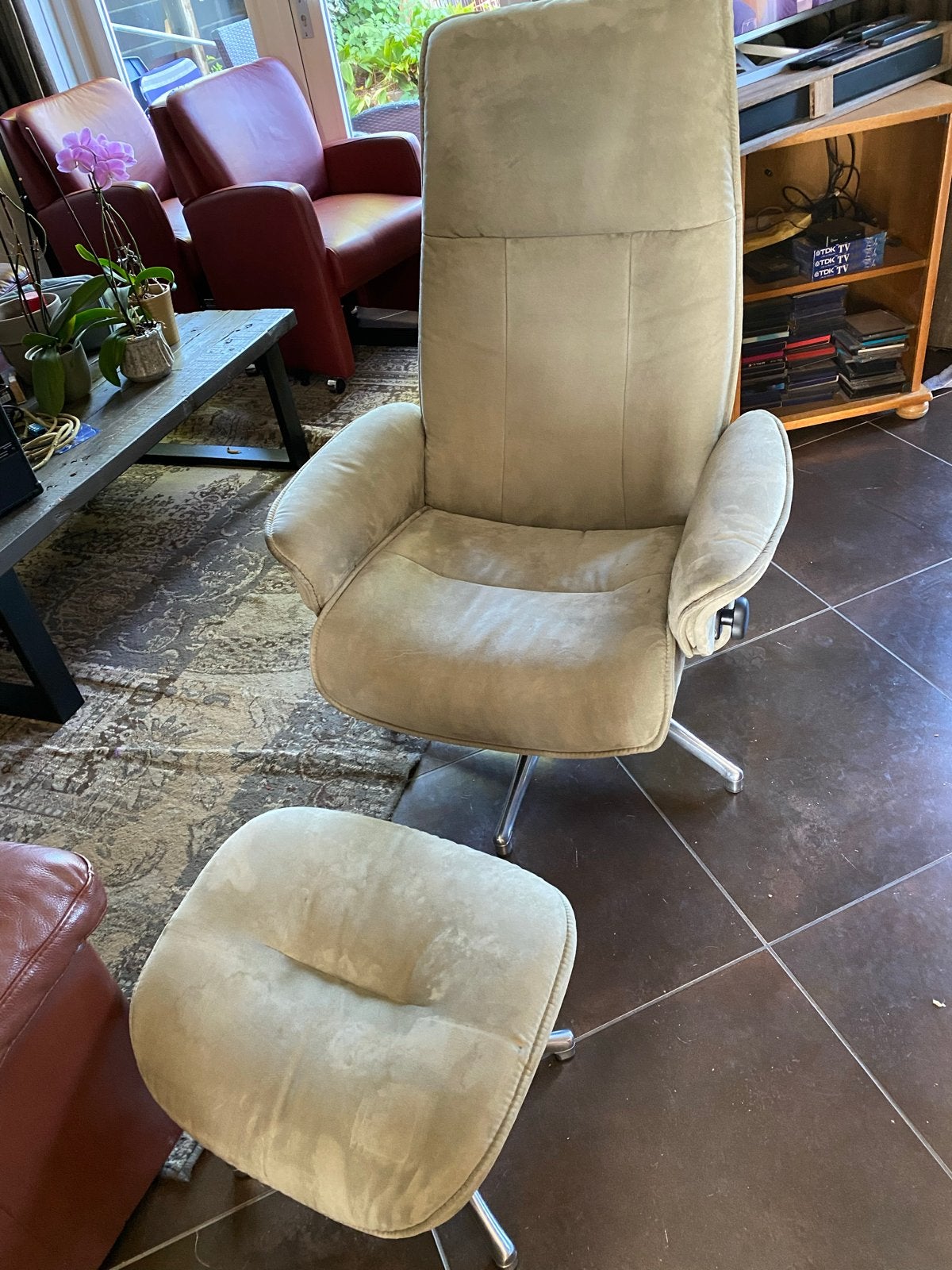 Comfortabele fauteuil met voetenbank - Beige stof, Ophalen, Gebruikt, Stof, 75 tot 100 cm