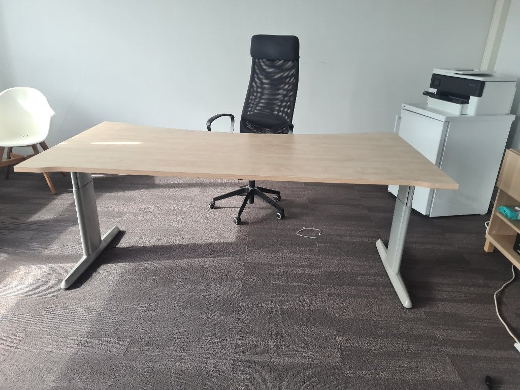 Ahrend Bureau met handslinger verstelbaar 200 x 100, Huis en Inrichting, Bureaus, Ophalen, Hout, 100 cm, Zo goed als nieuw